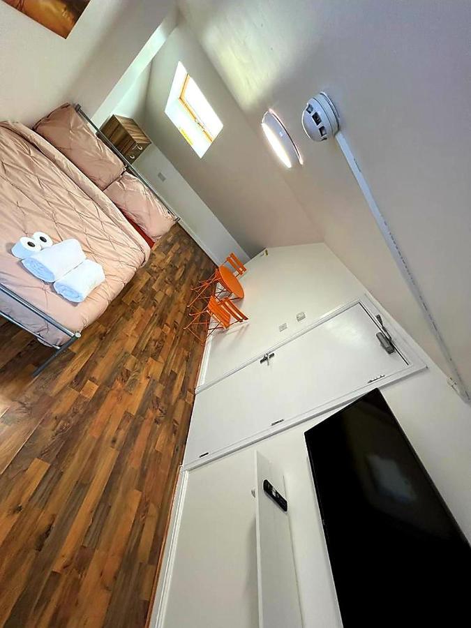 Woodgreen House Hotel Лондон Екстериор снимка