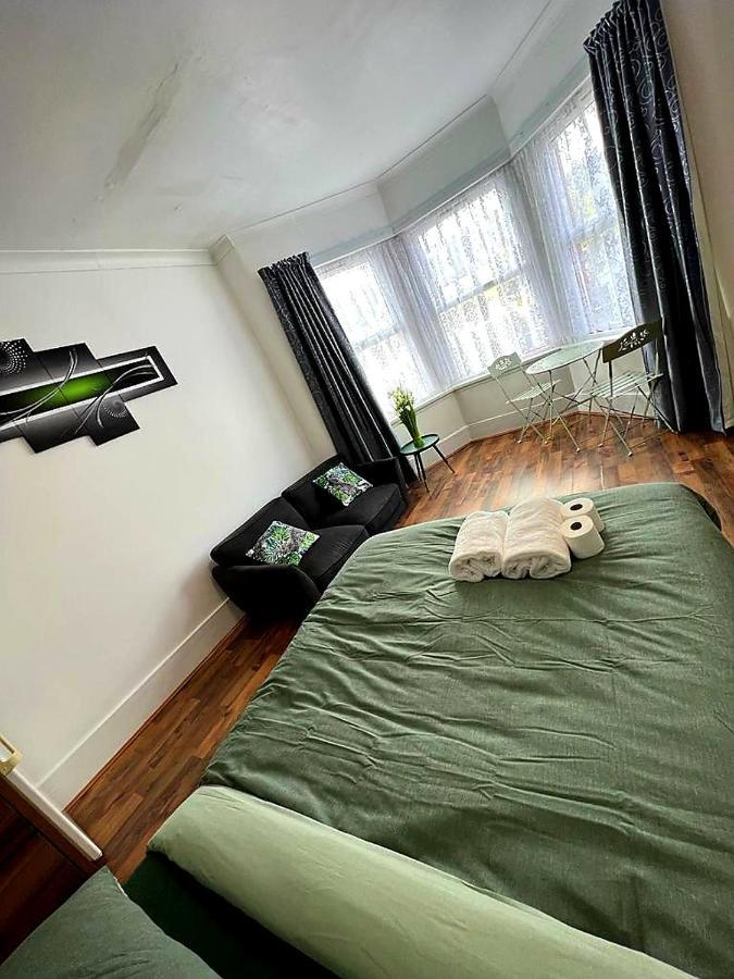 Woodgreen House Hotel Лондон Екстериор снимка