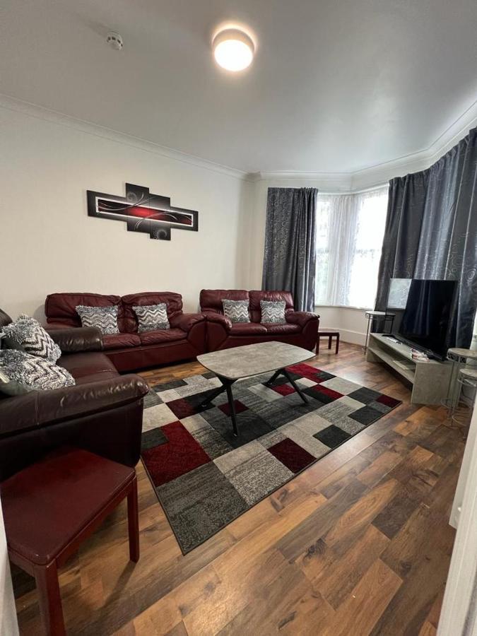 Woodgreen House Hotel Лондон Екстериор снимка