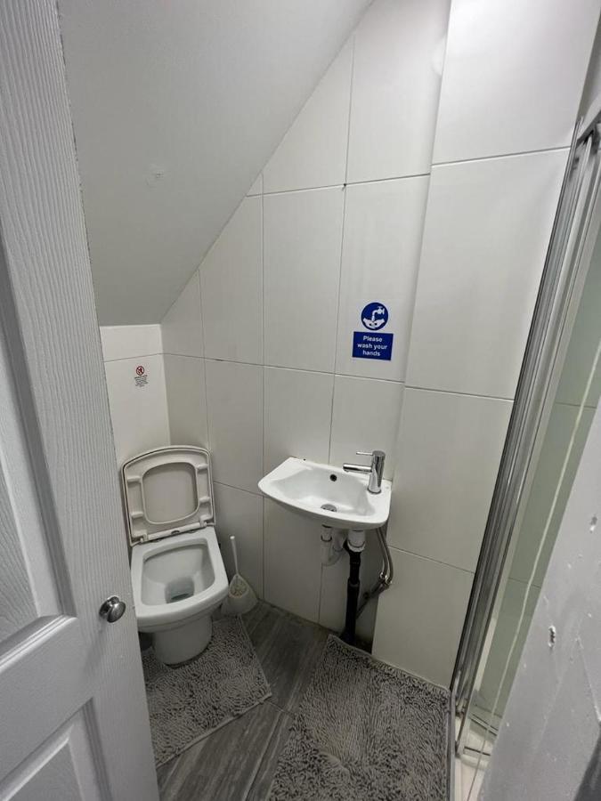 Woodgreen House Hotel Лондон Екстериор снимка