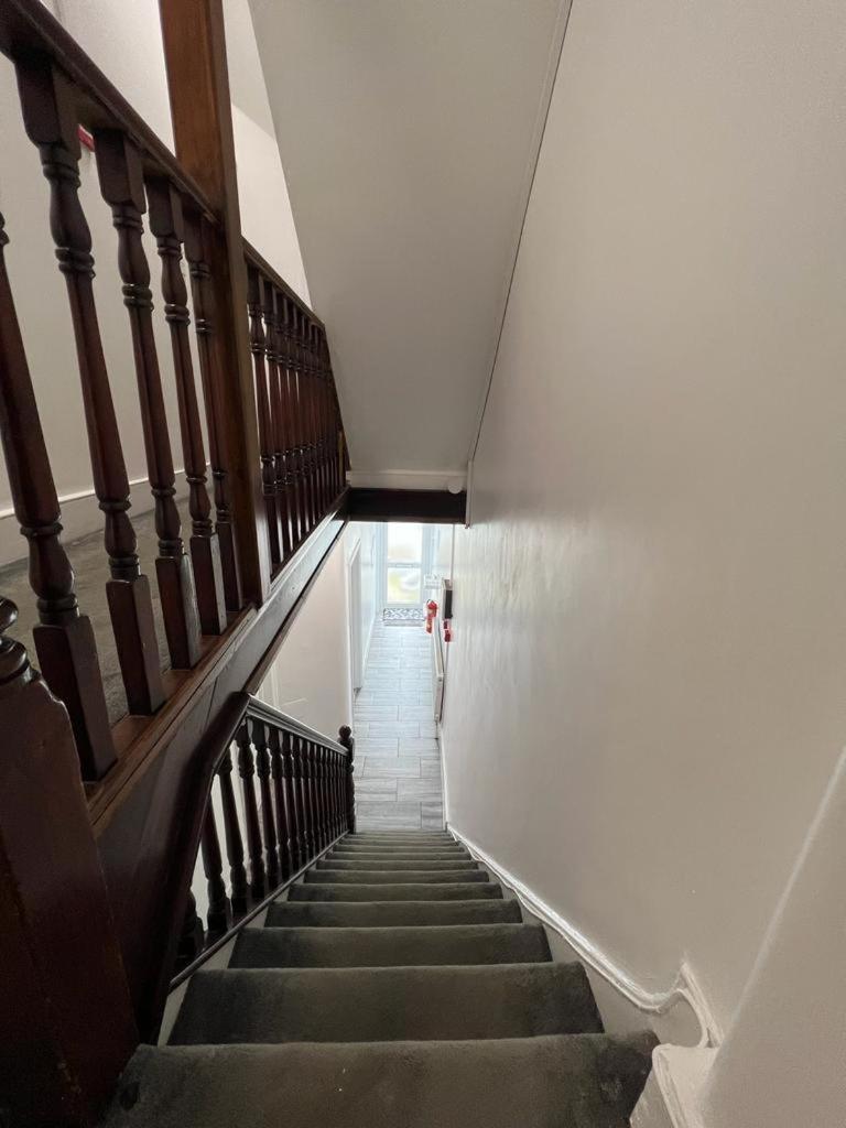 Woodgreen House Hotel Лондон Екстериор снимка