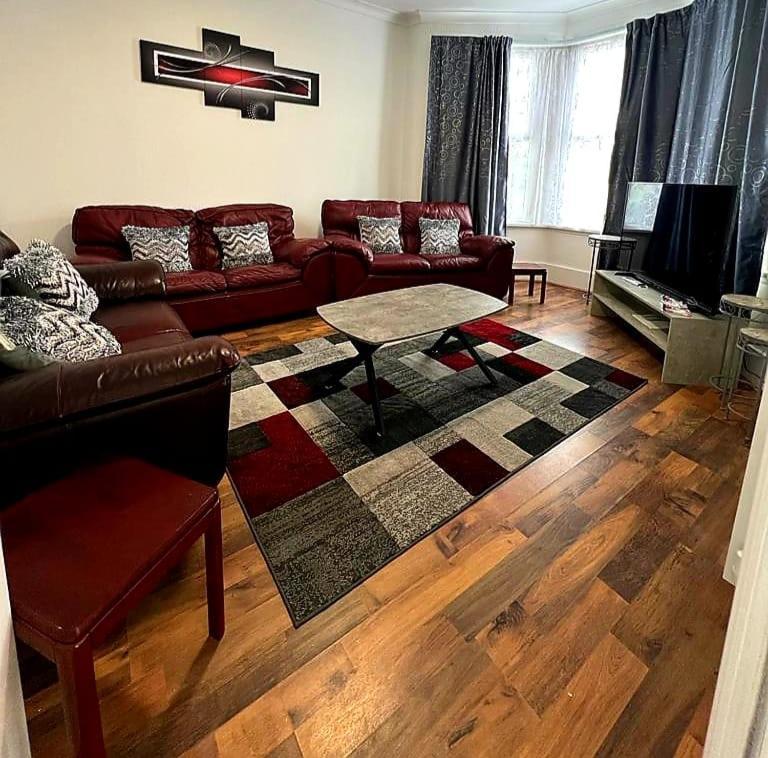 Woodgreen House Hotel Лондон Екстериор снимка